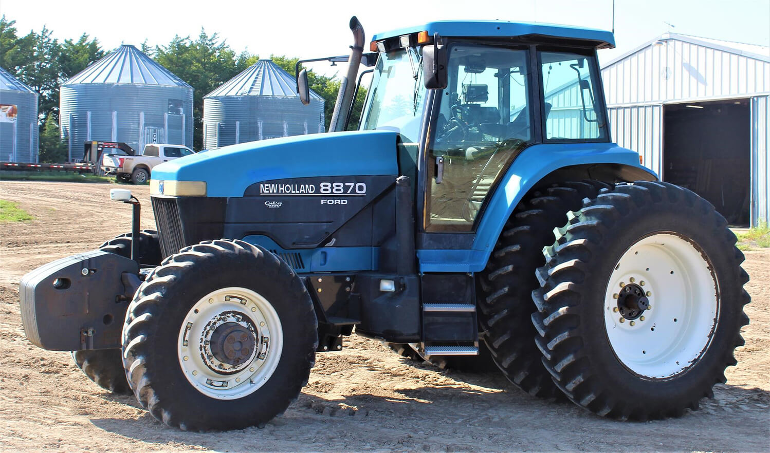 New Holland 8870 Tractor